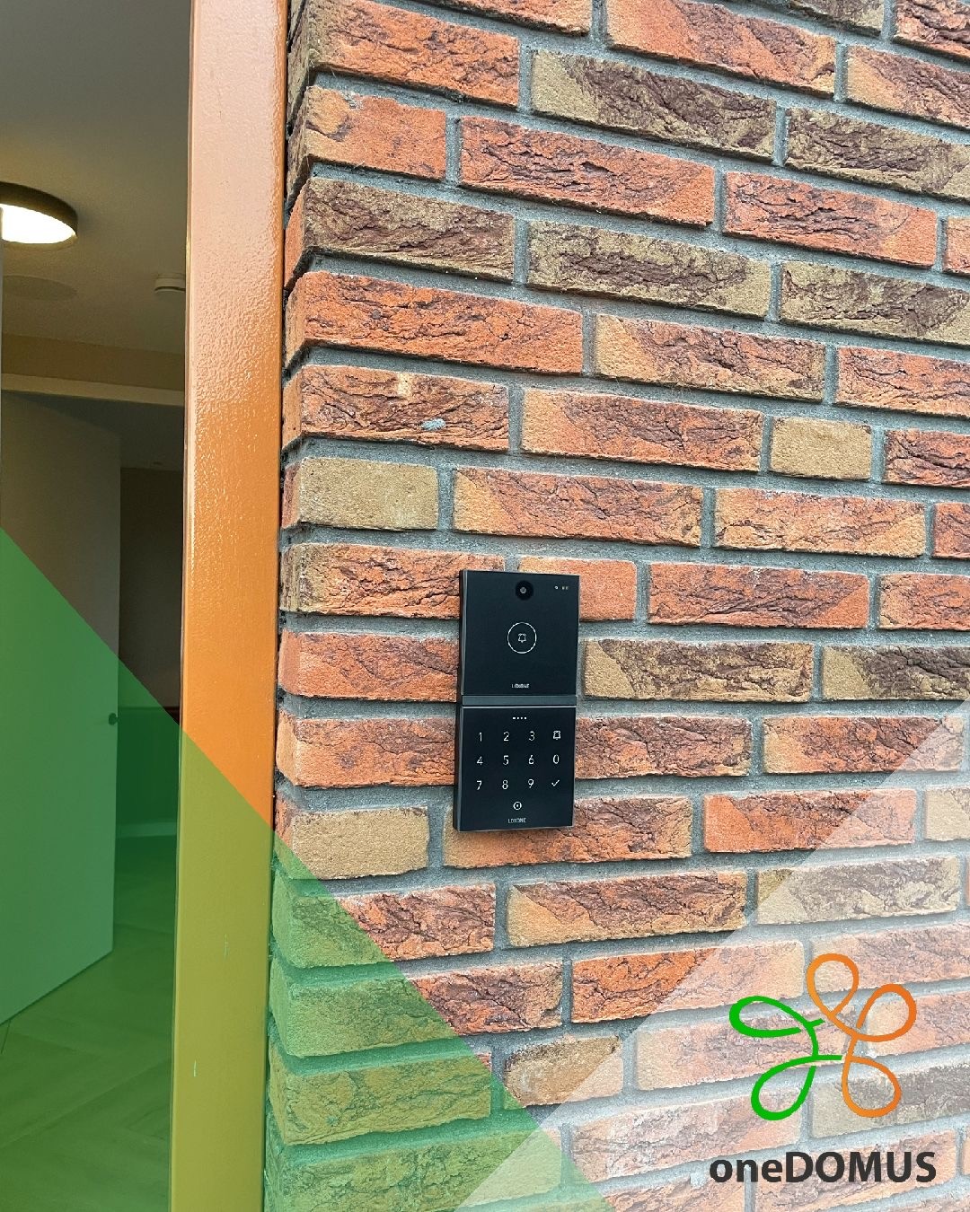 Loxone intercom met NFC codepaneel bij nieuwbouwwoning