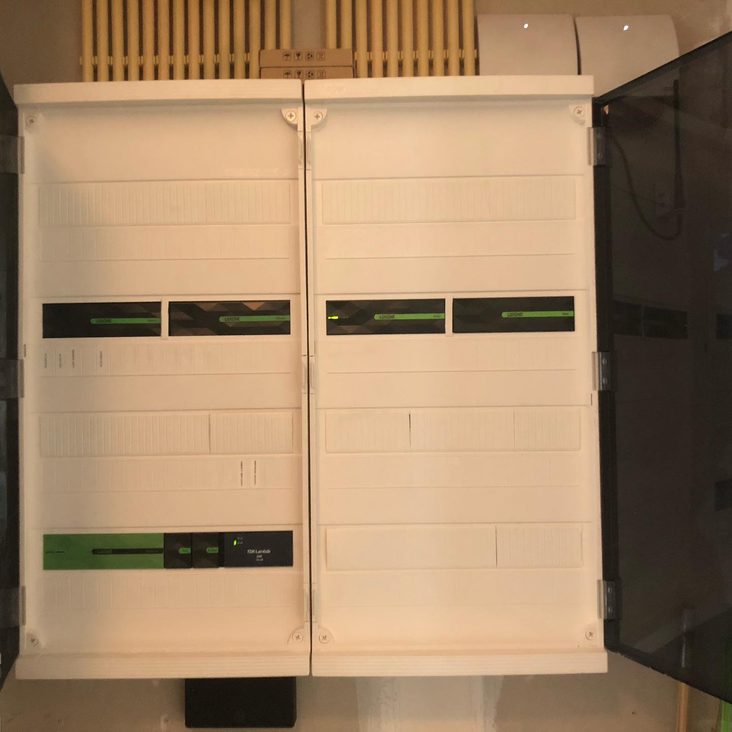 Loxone installatiekast ter vervanging van Busch-Jaeger
